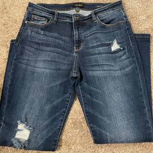 Judy blue distressed slim fit jeans